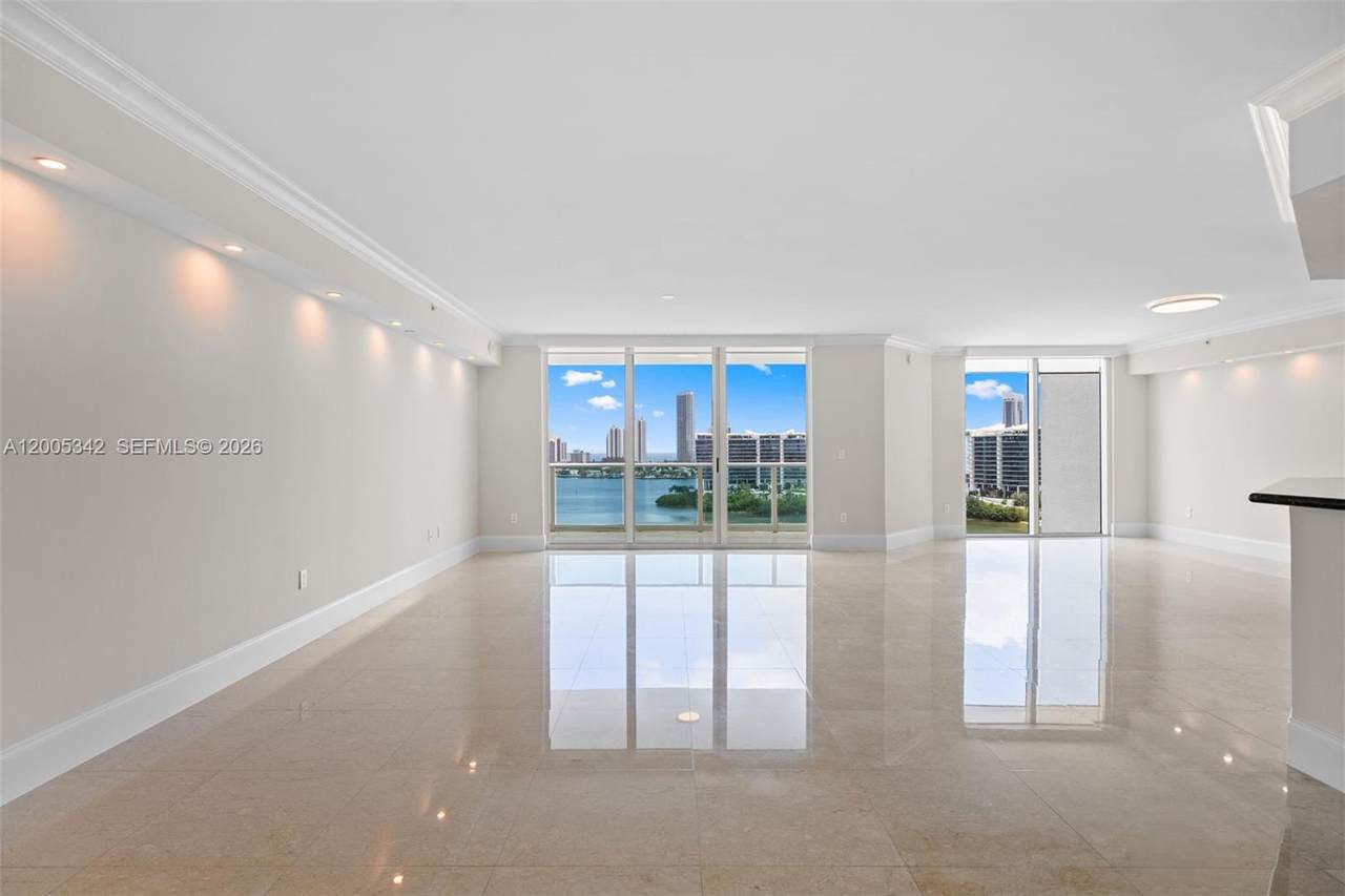 https://bt-photos.global.ssl.fastly.net/miami/1280_boomver_1_A12005342-2.jpg