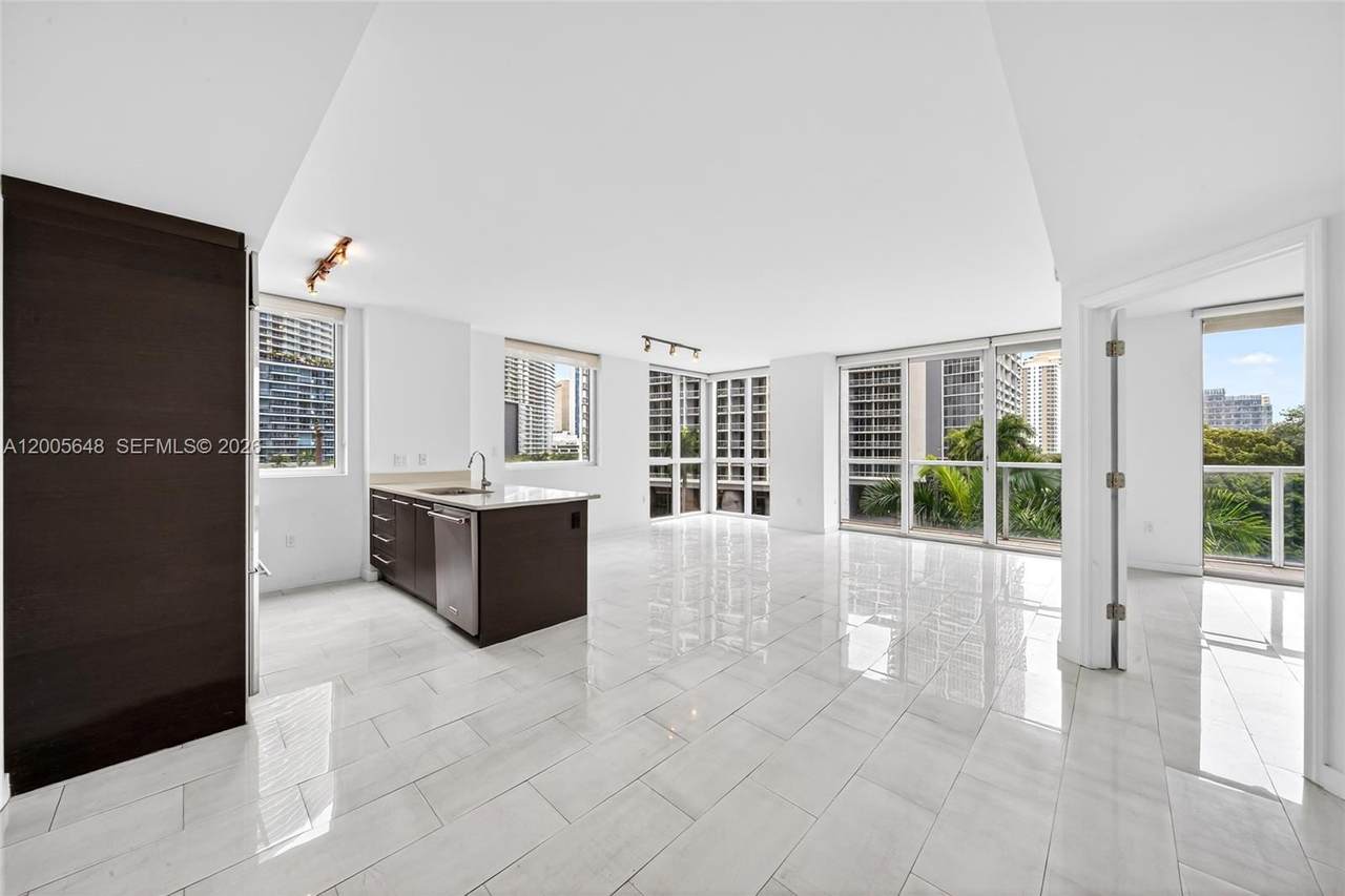 500 Brickell Ave - Photo 1