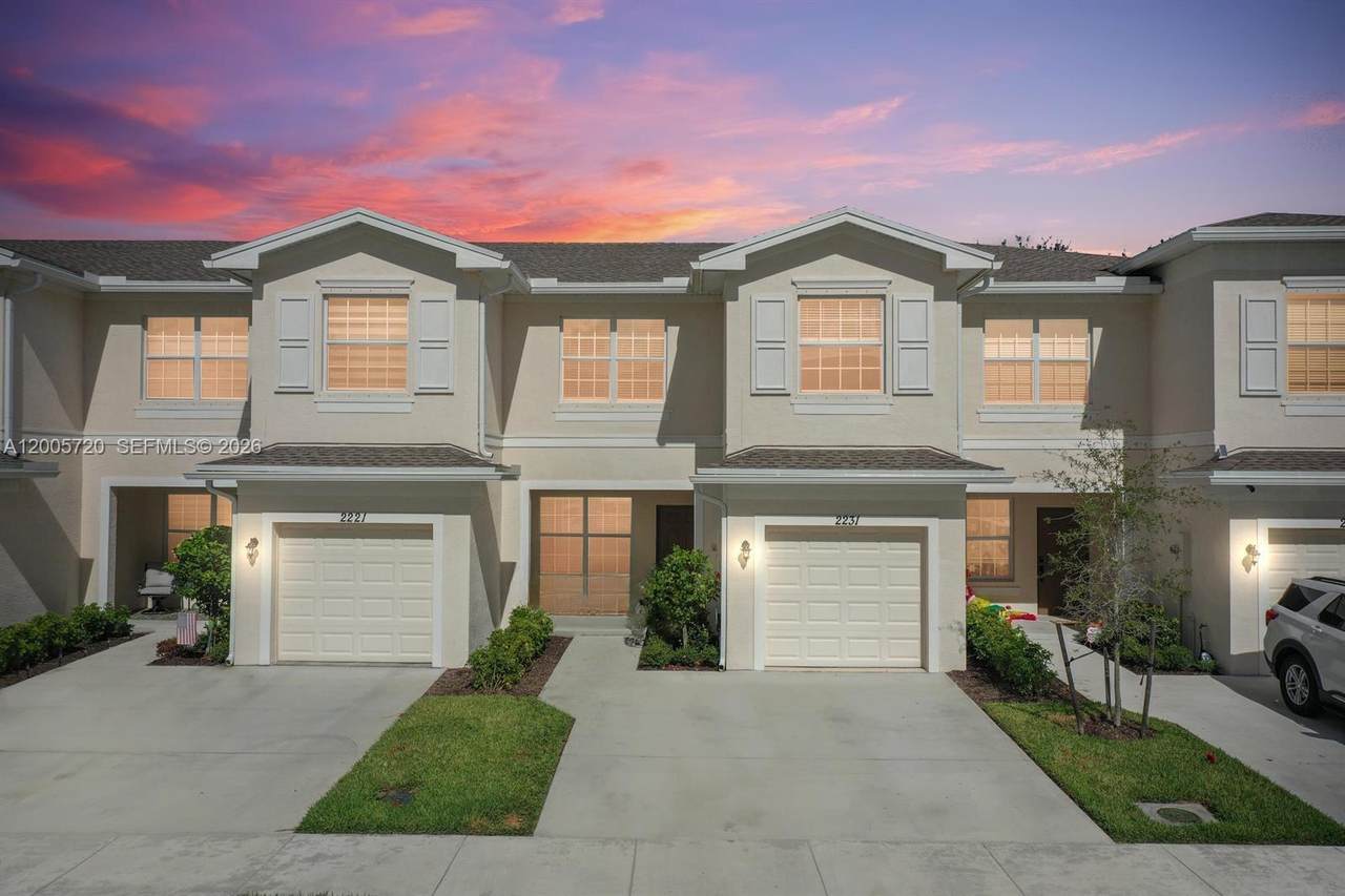 2231 Treviso Cir - Photo 1