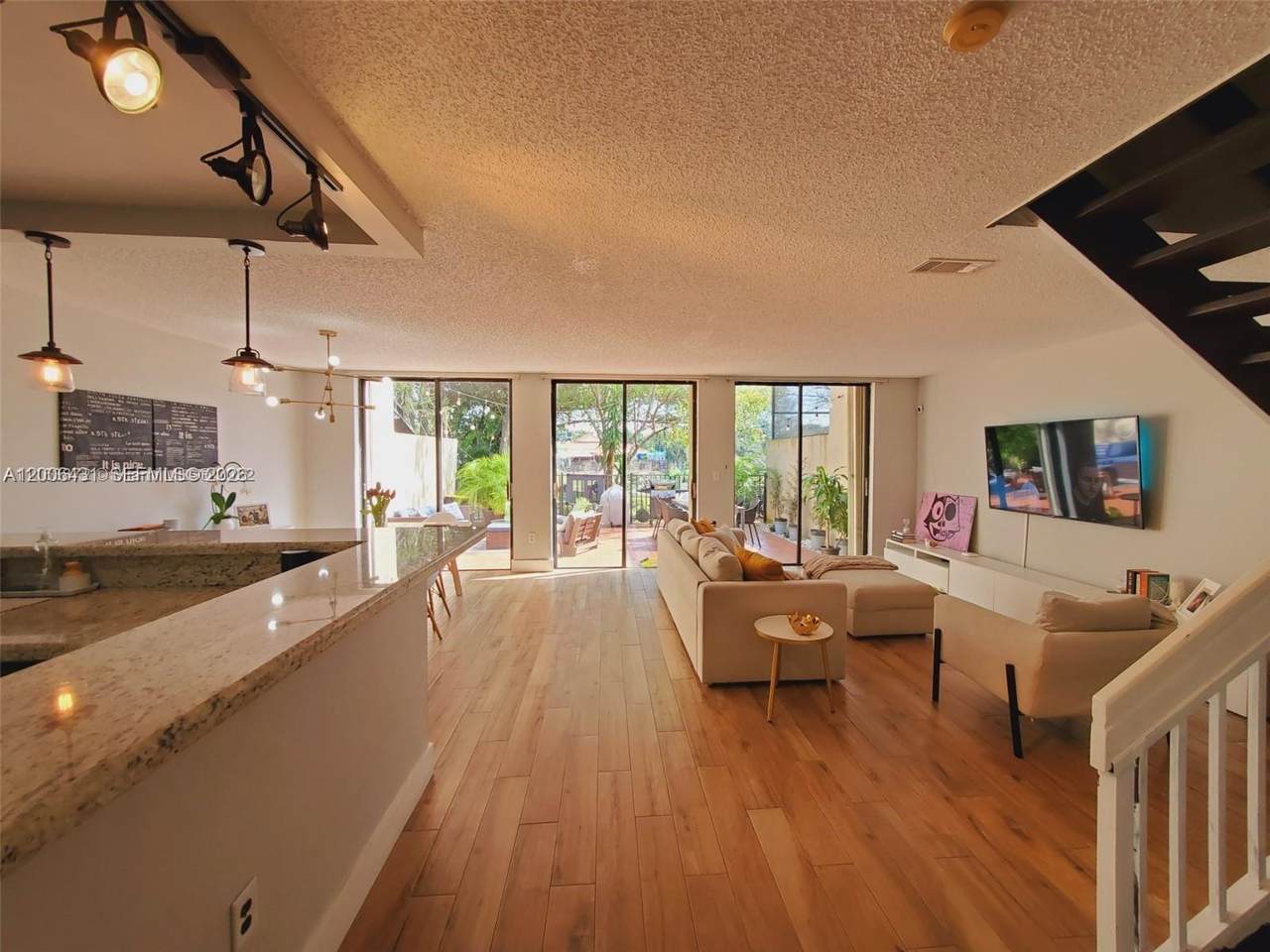 https://bt-photos.global.ssl.fastly.net/miami/1280_boomver_1_A12006431-2.jpg