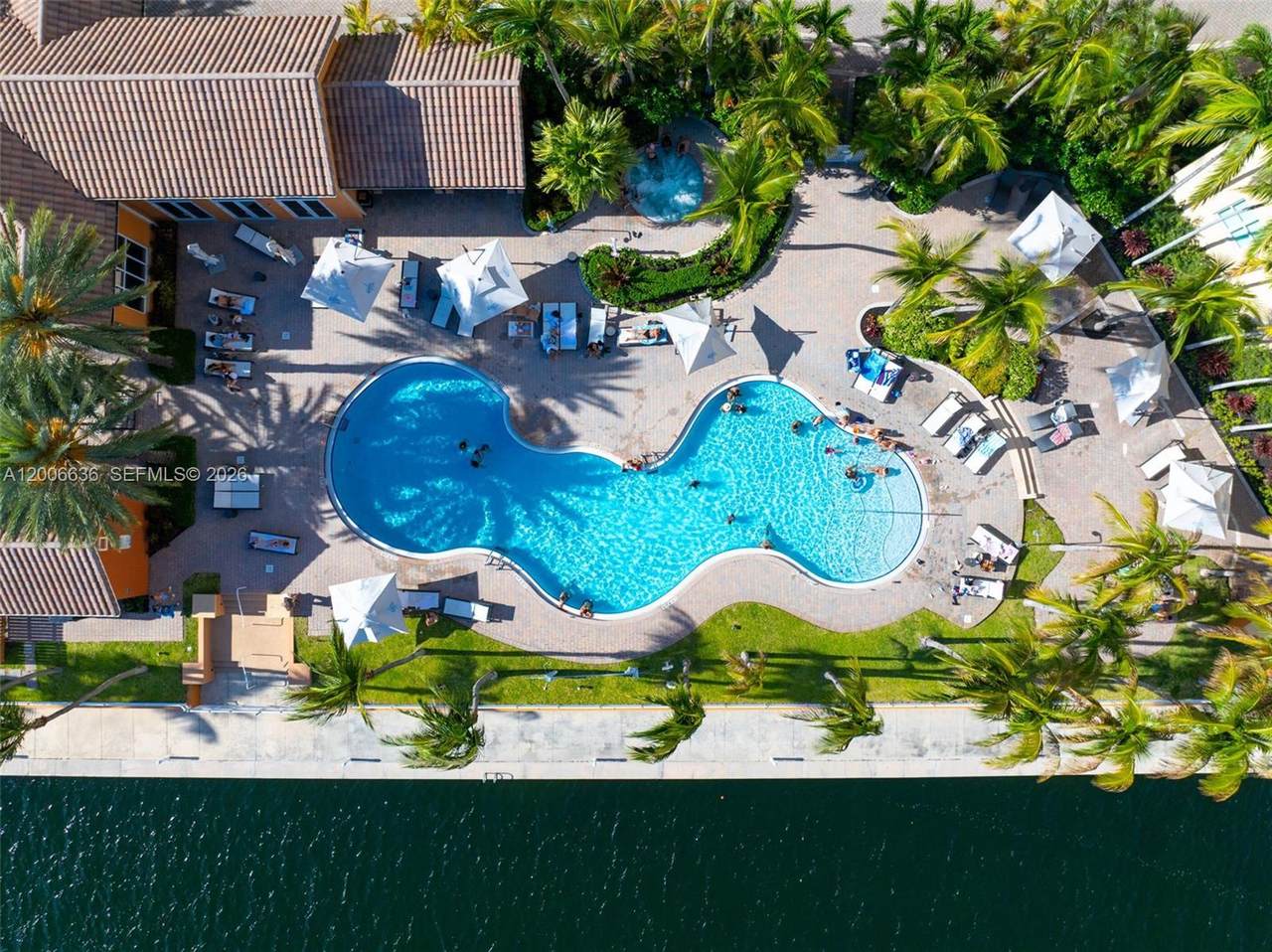 https://bt-photos.global.ssl.fastly.net/miami/1280_boomver_1_A12006636-2.jpg