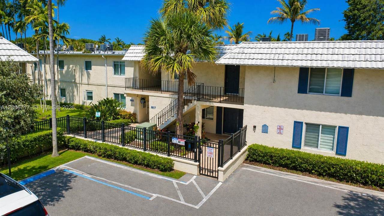 8615 68th Ct - Photo 1