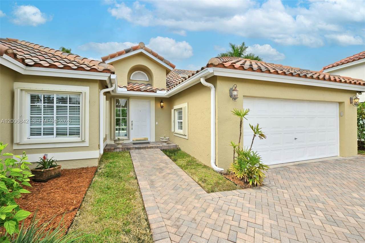 1215 Balboa Ct - Photo 1