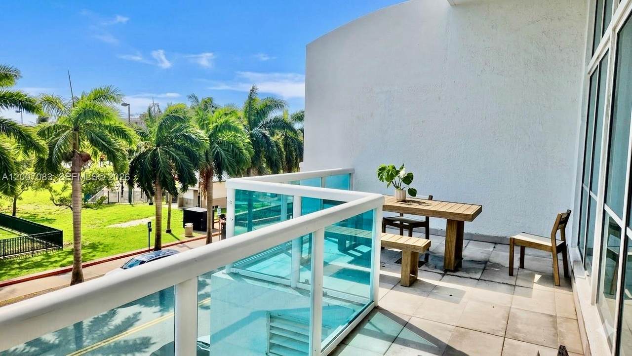 https://bt-photos.global.ssl.fastly.net/miami/1280_boomver_1_A12007083-2.jpg