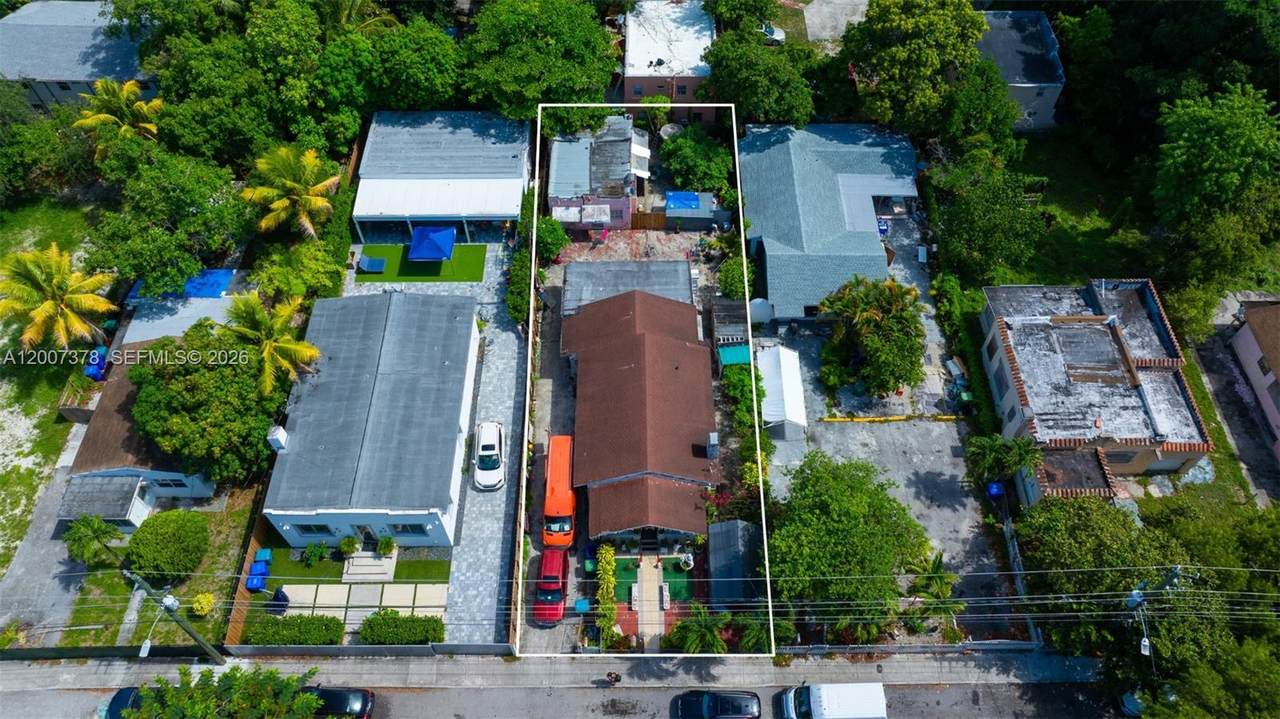 145 31st St - Photo 1