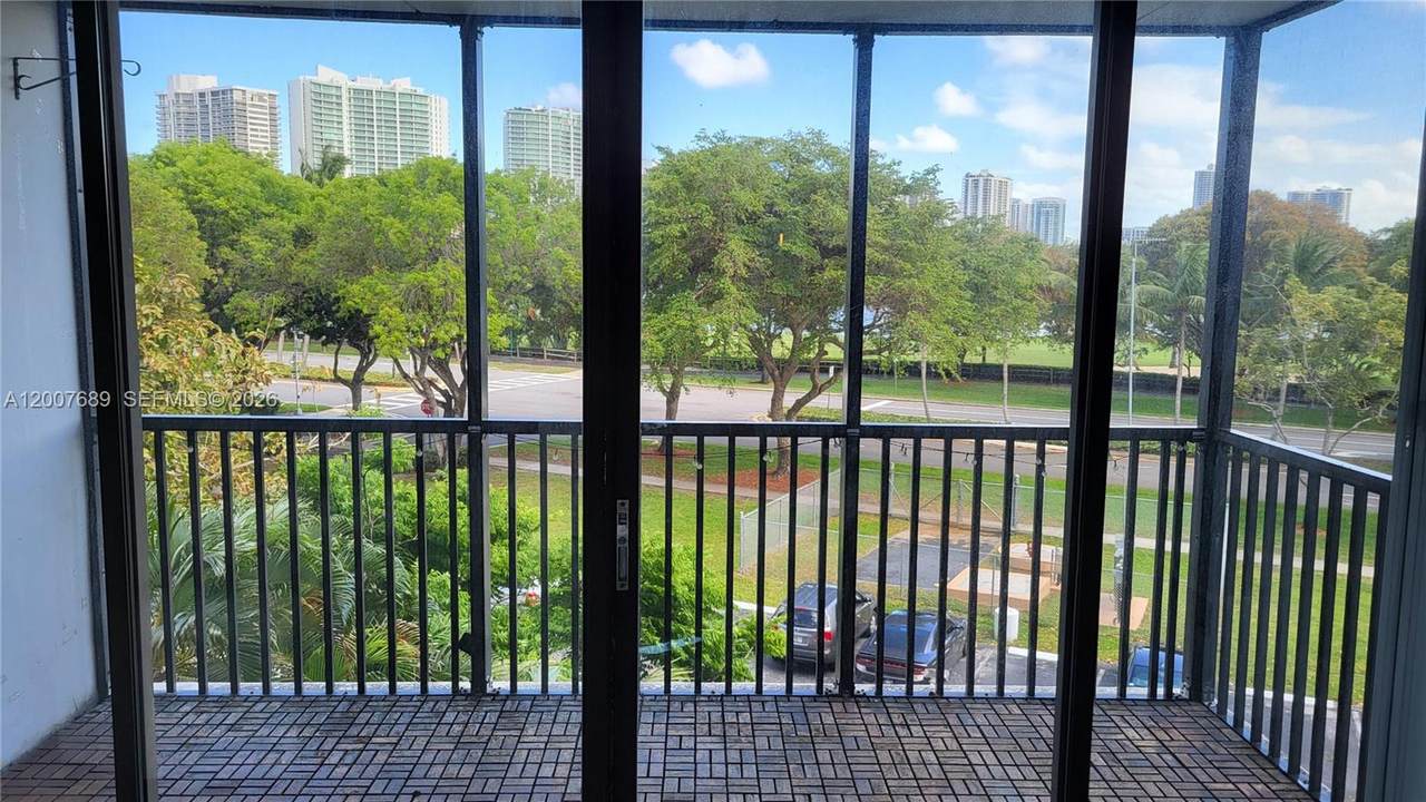 3475 Country Club Dr - Photo 1