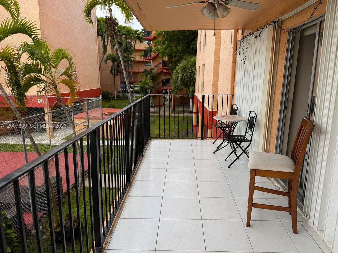 https://bt-photos.global.ssl.fastly.net/miami/1280_boomver_1_A12007809-2.jpg