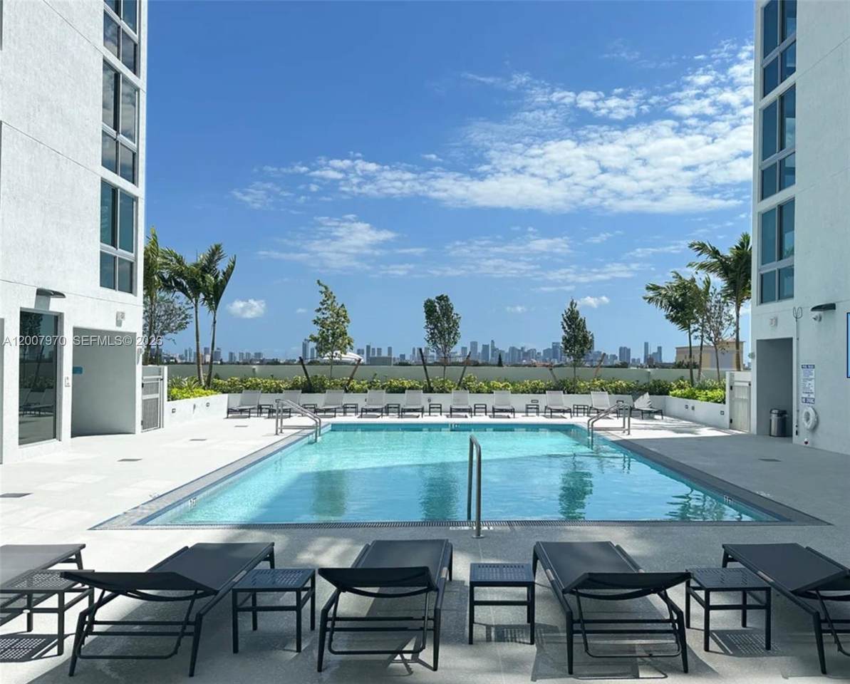 https://bt-photos.global.ssl.fastly.net/miami/1280_boomver_1_A12007970-2.jpg