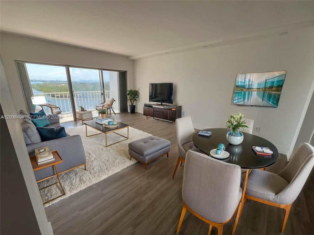 500 Bayview Dr - Photo 1