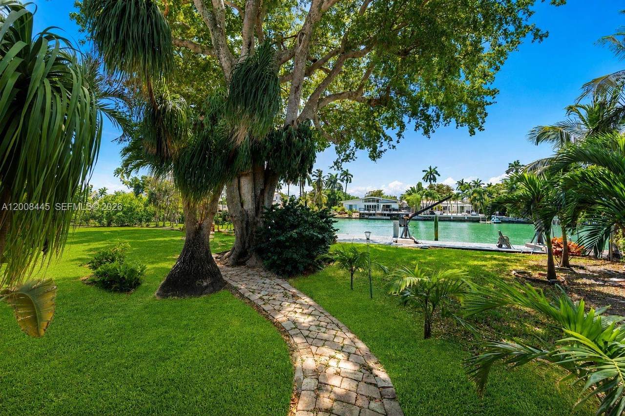 https://bt-photos.global.ssl.fastly.net/miami/1280_boomver_1_A12008445-2.jpg