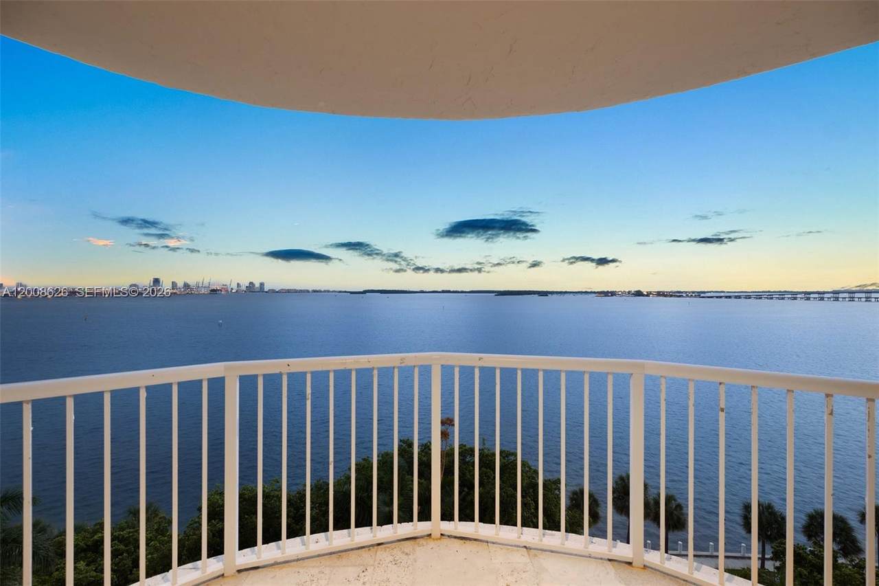 https://bt-photos.global.ssl.fastly.net/miami/1280_boomver_1_A12008626-2.jpg