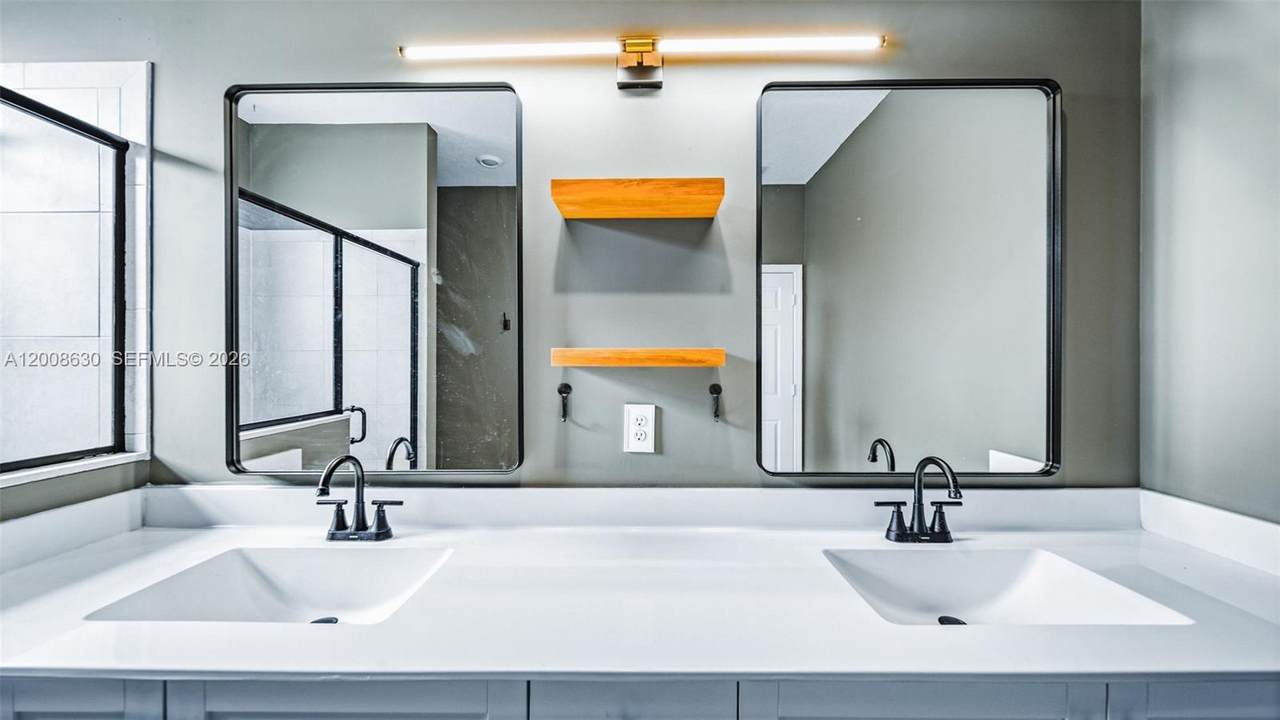 https://bt-photos.global.ssl.fastly.net/miami/1280_boomver_1_A12008630-2.jpg