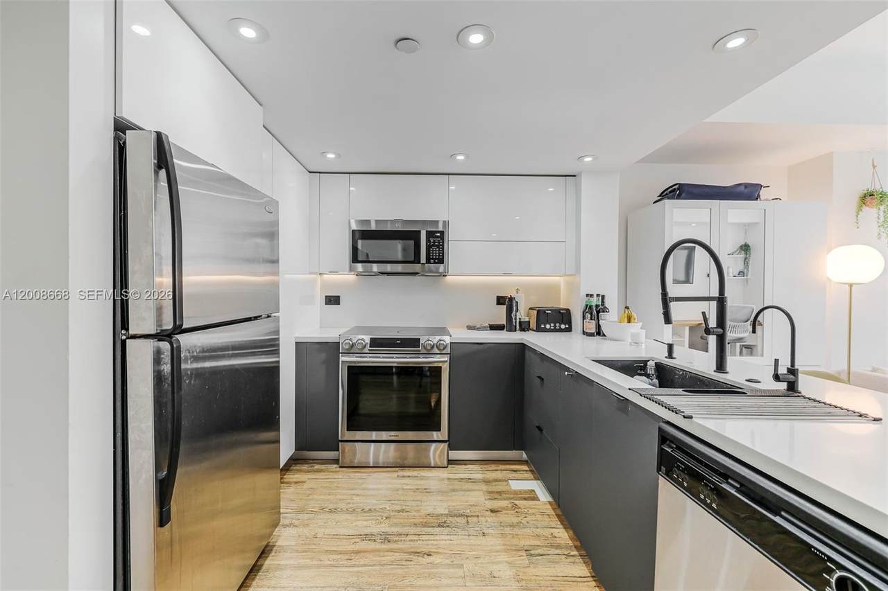 111 Flagler St - Photo 1