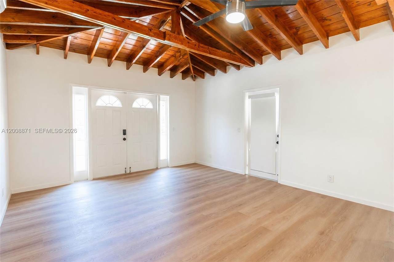 3021 Coconut Grove Dr - Photo 1