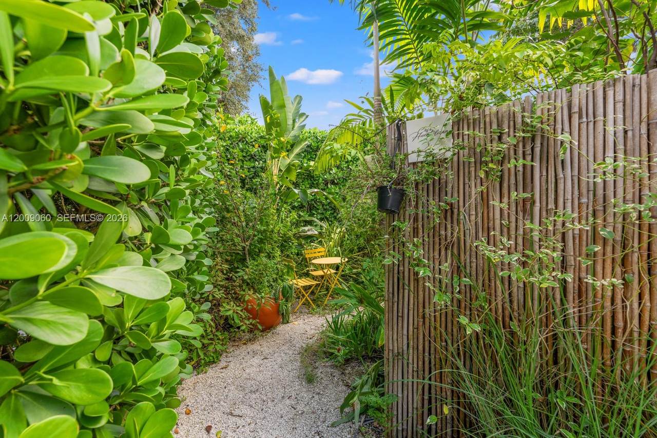 https://bt-photos.global.ssl.fastly.net/miami/1280_boomver_1_A12009060-2.jpg
