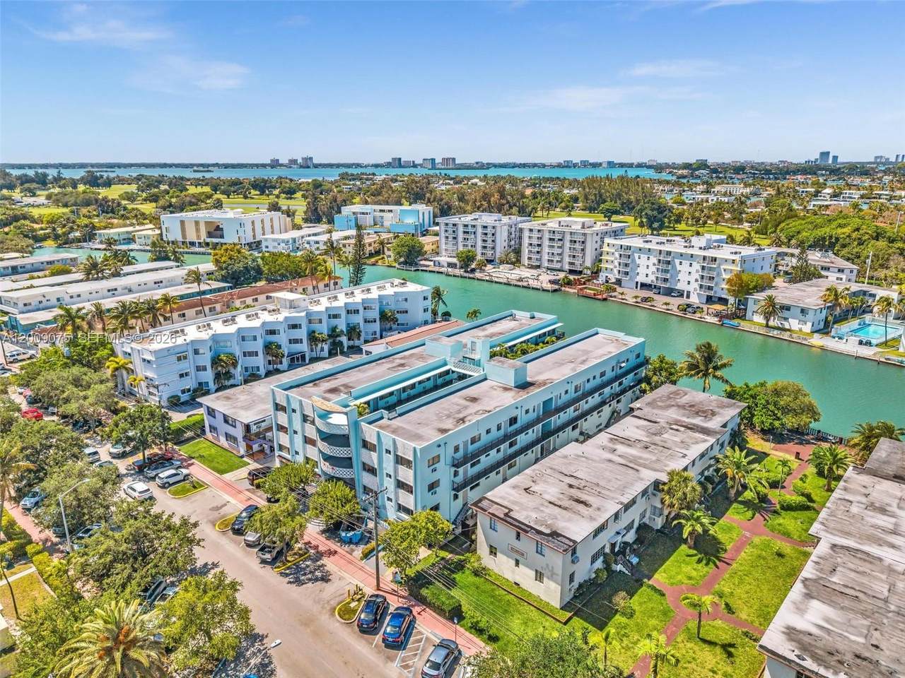 https://bt-photos.global.ssl.fastly.net/miami/1280_boomver_1_A12009075-2.jpg