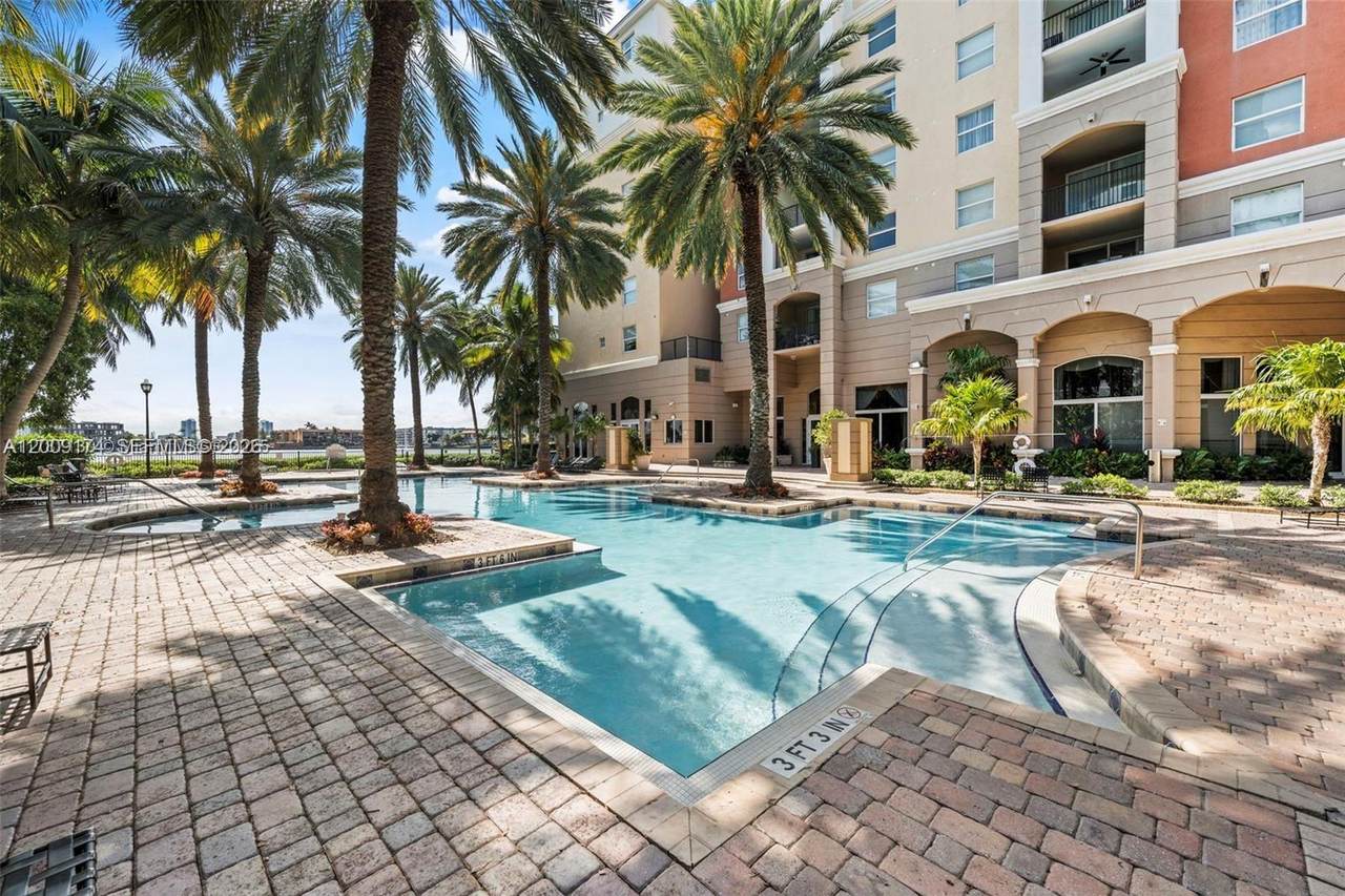 https://bt-photos.global.ssl.fastly.net/miami/1280_boomver_1_A12009174-2.jpg