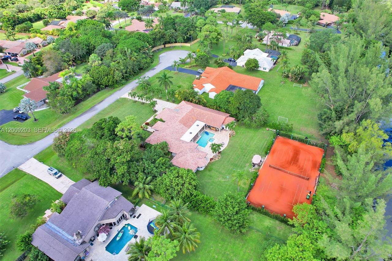 https://bt-photos.global.ssl.fastly.net/miami/1280_boomver_1_A12009203-2.jpg