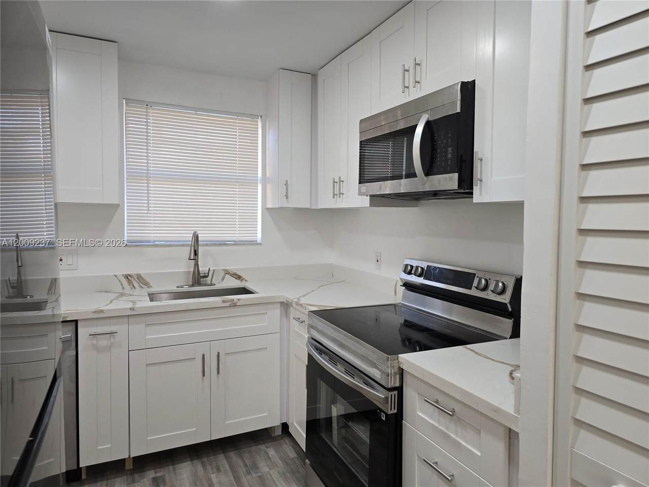 11477 39th Ct - Photo 1