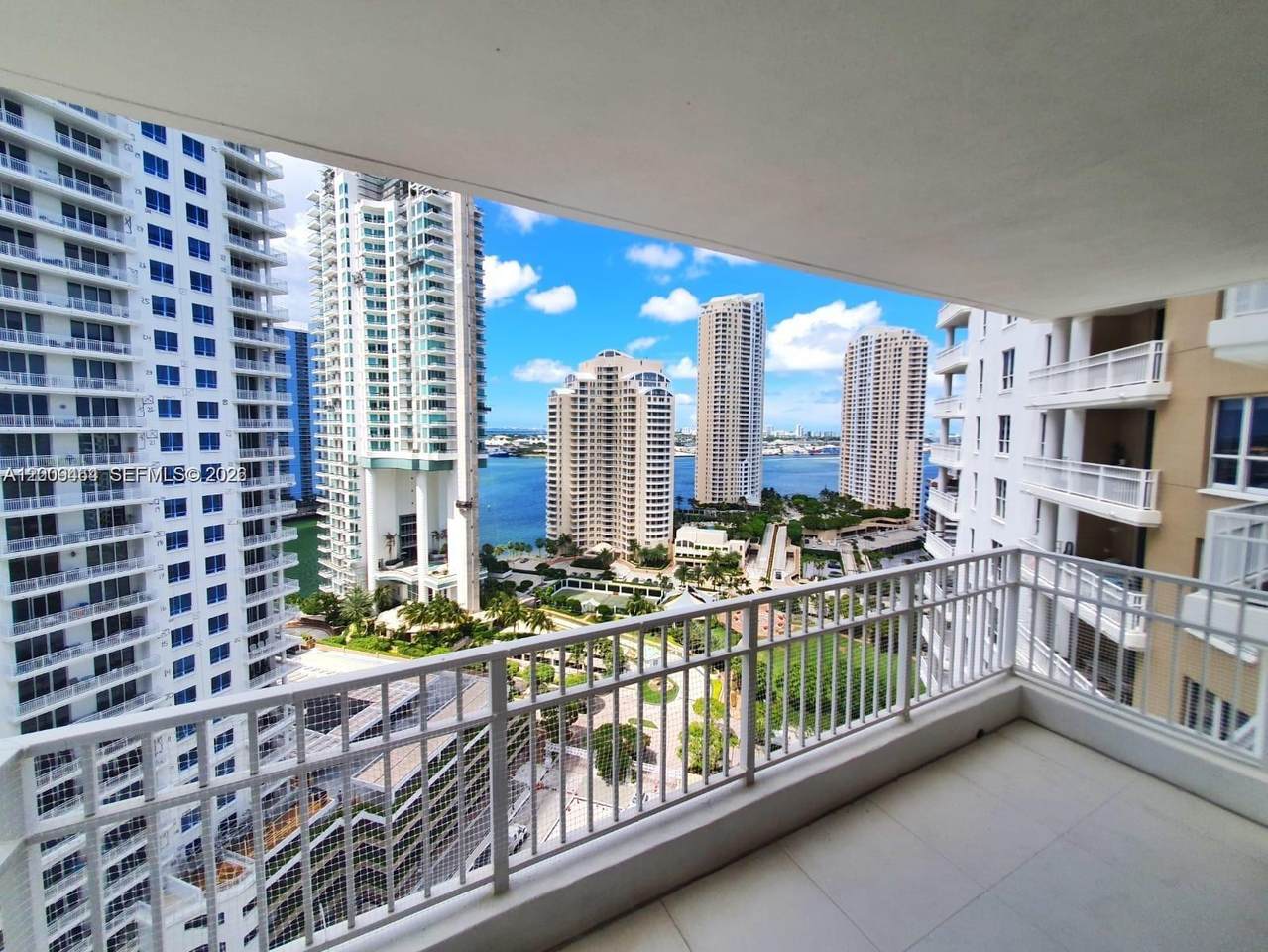 https://bt-photos.global.ssl.fastly.net/miami/1280_boomver_1_A12009464-2.jpg