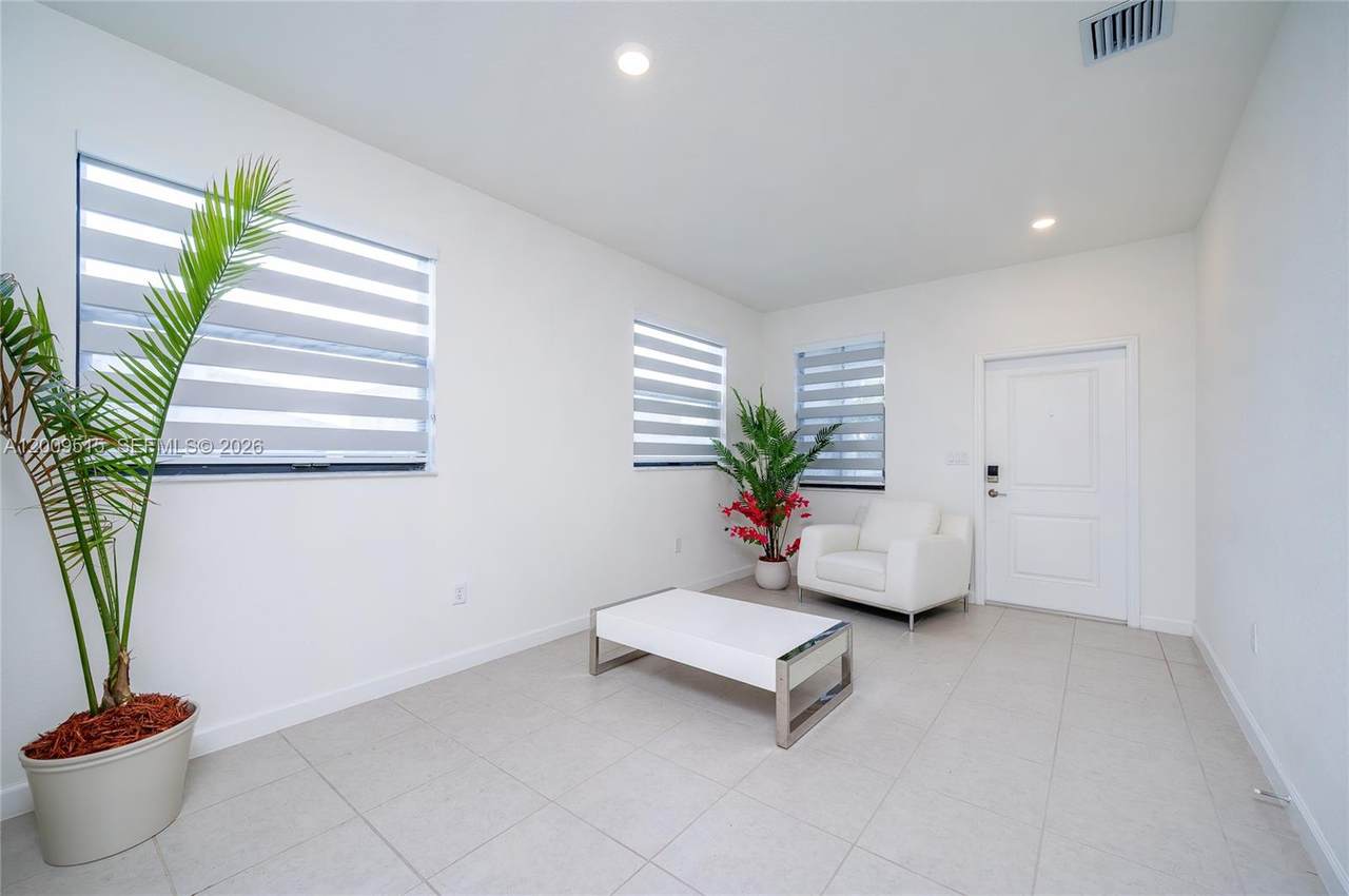 https://bt-photos.global.ssl.fastly.net/miami/1280_boomver_1_A12009515-2.jpg