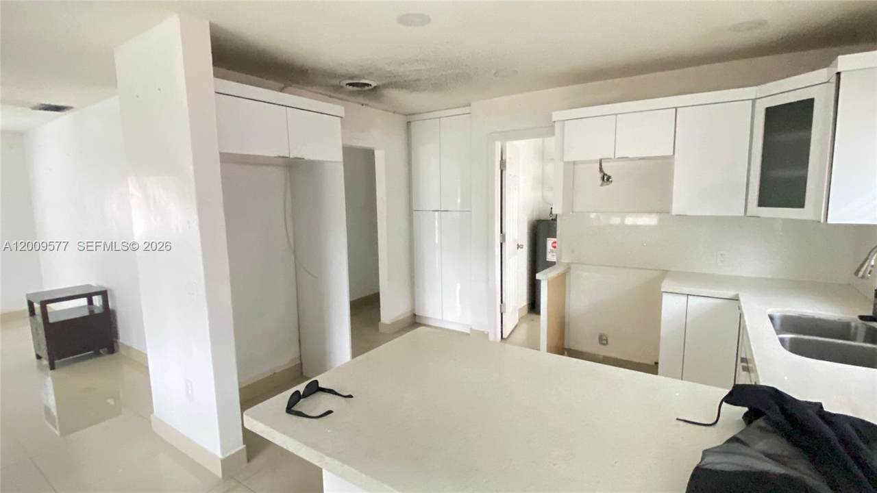 530 99th St - Photo 1