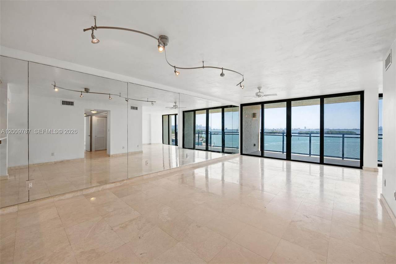 https://bt-photos.global.ssl.fastly.net/miami/1280_boomver_1_A12009787-2.jpg