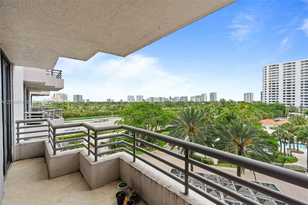 https://bt-photos.global.ssl.fastly.net/miami/1280_boomver_1_A12009874-2.jpg