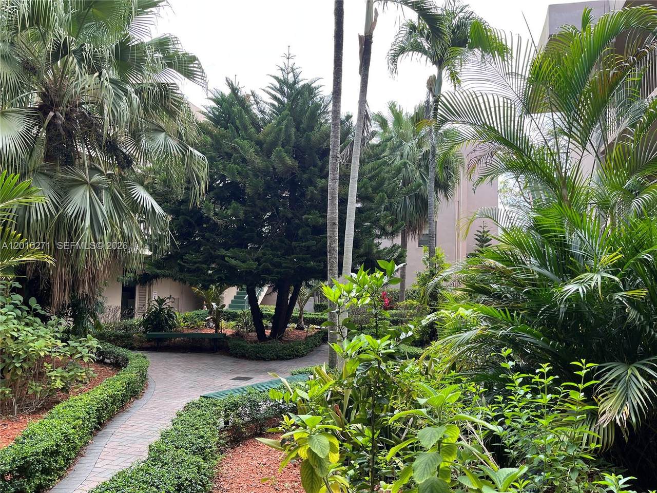 https://bt-photos.global.ssl.fastly.net/miami/1280_boomver_1_A12010271-2.jpg