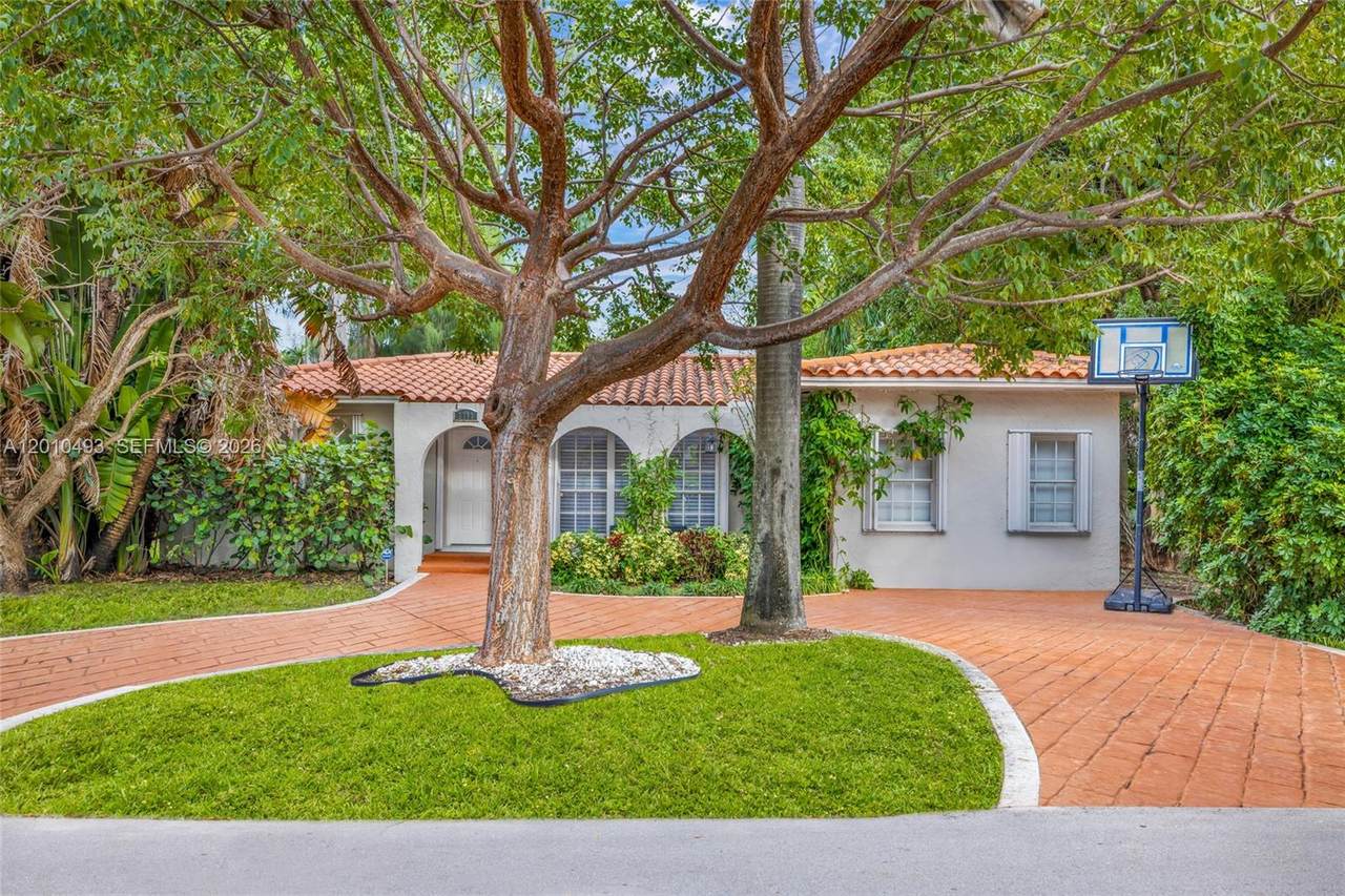 7711 Coquina Dr - Photo 1