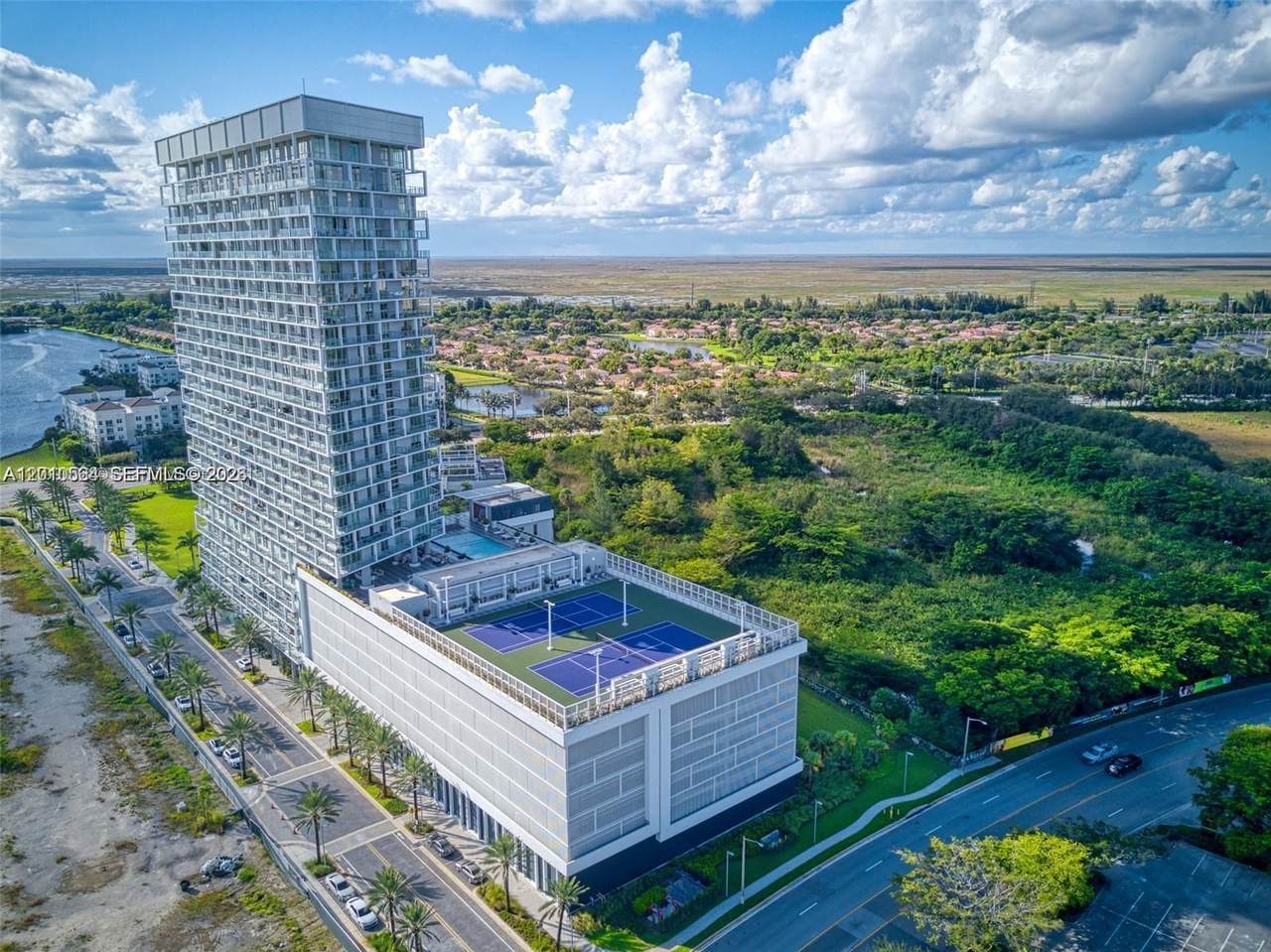 https://bt-photos.global.ssl.fastly.net/miami/1280_boomver_1_A12010564-2.jpg