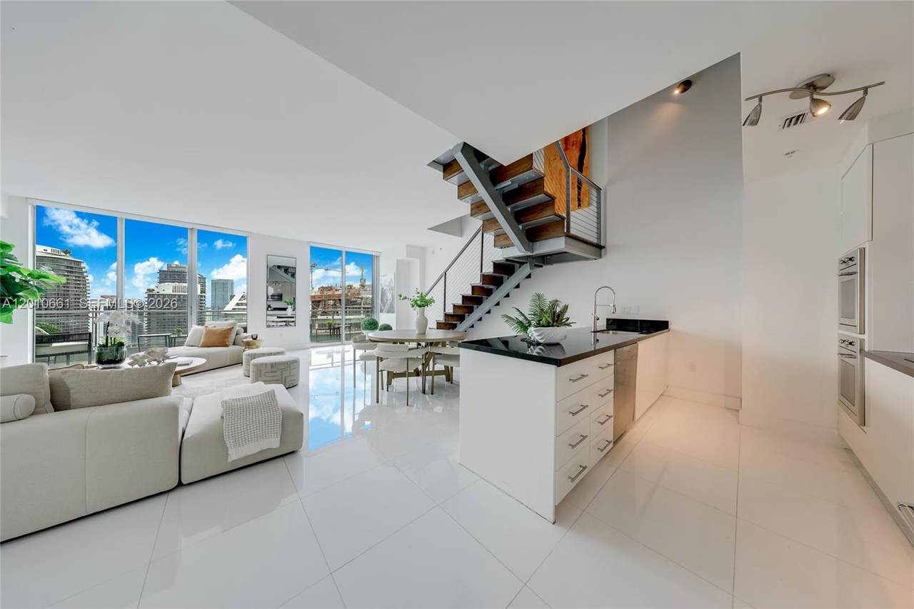 https://bt-photos.global.ssl.fastly.net/miami/1280_boomver_1_A12010661-2.jpg