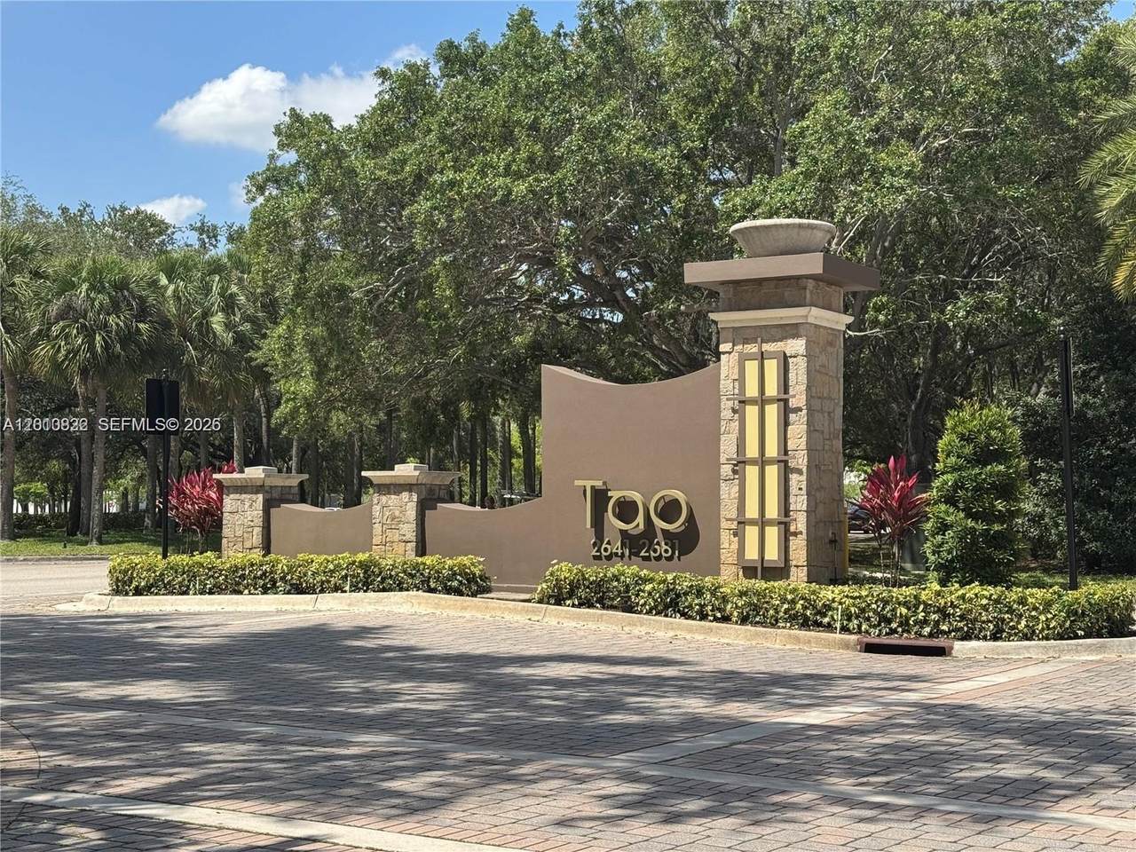 2641 Flamingo Rd - Photo 1