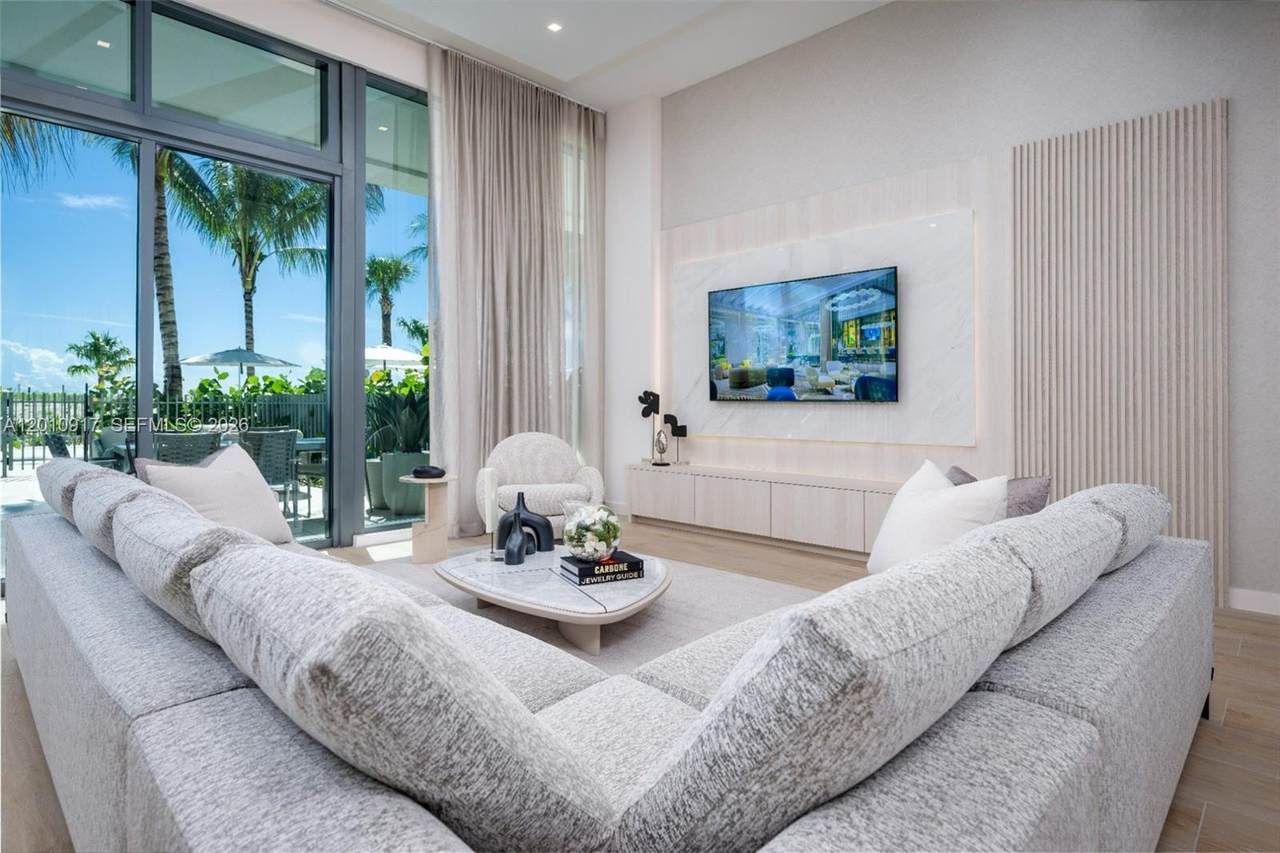 900 Ocean Blvd - Photo 1