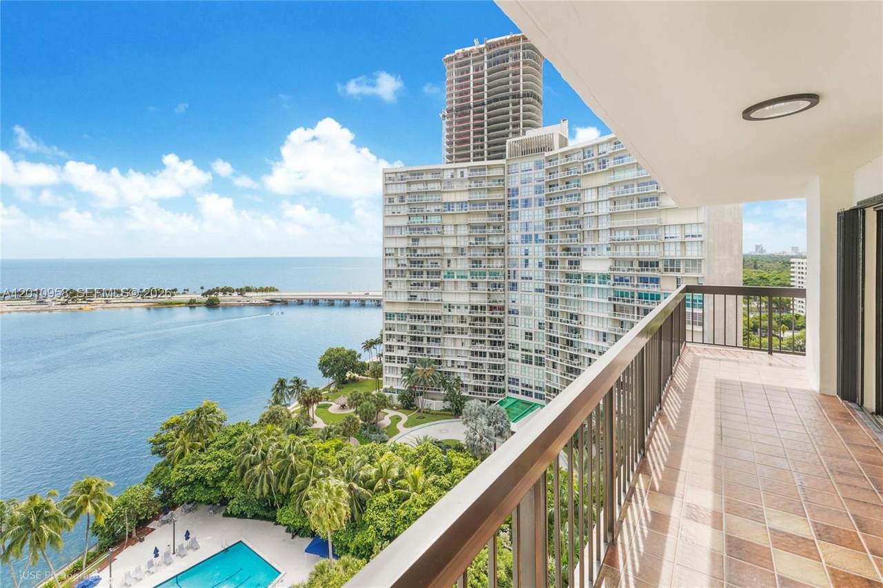 2333 Brickell Ave - Photo 1
