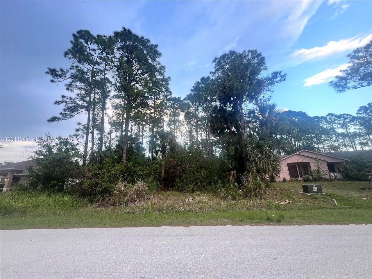 1171 Gawain Rd - Photo 1