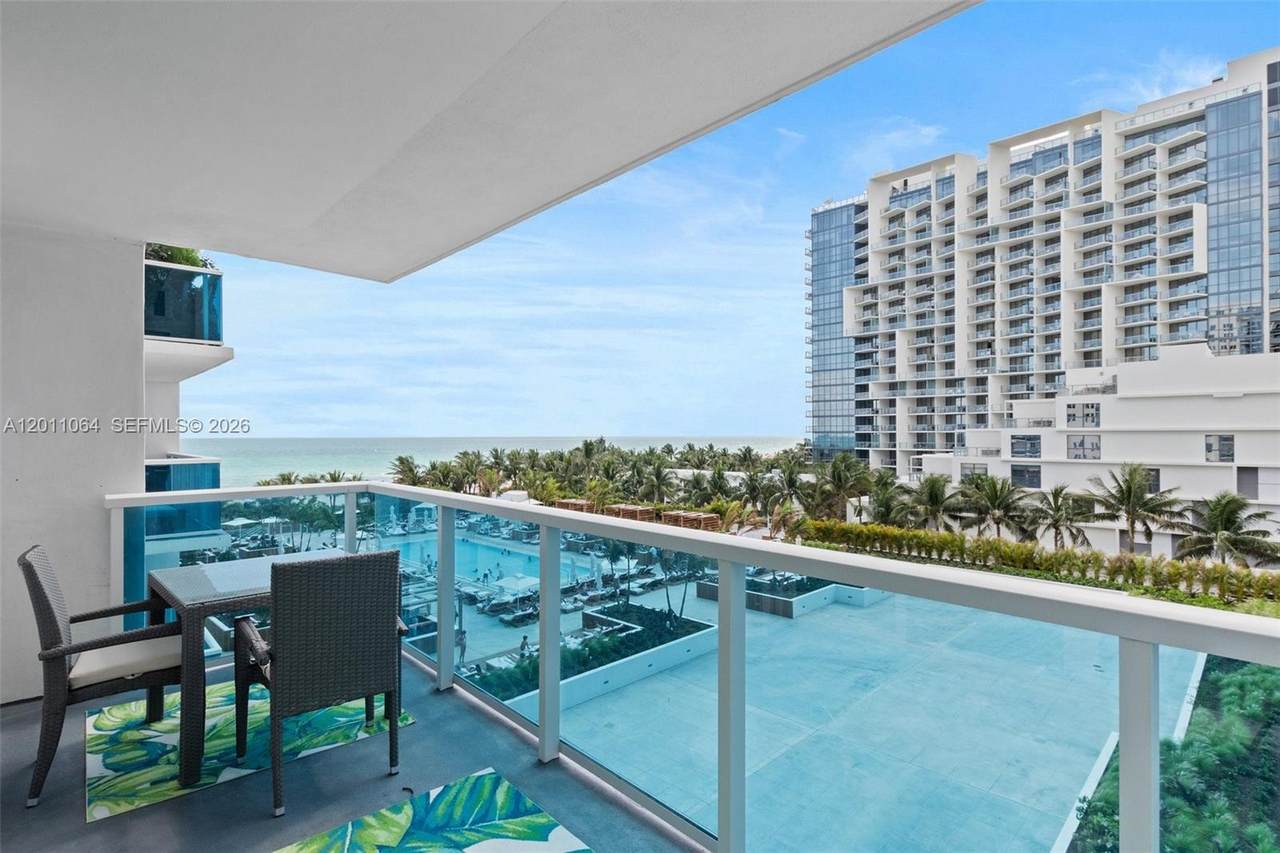 2301 Collins Ave - Photo 1