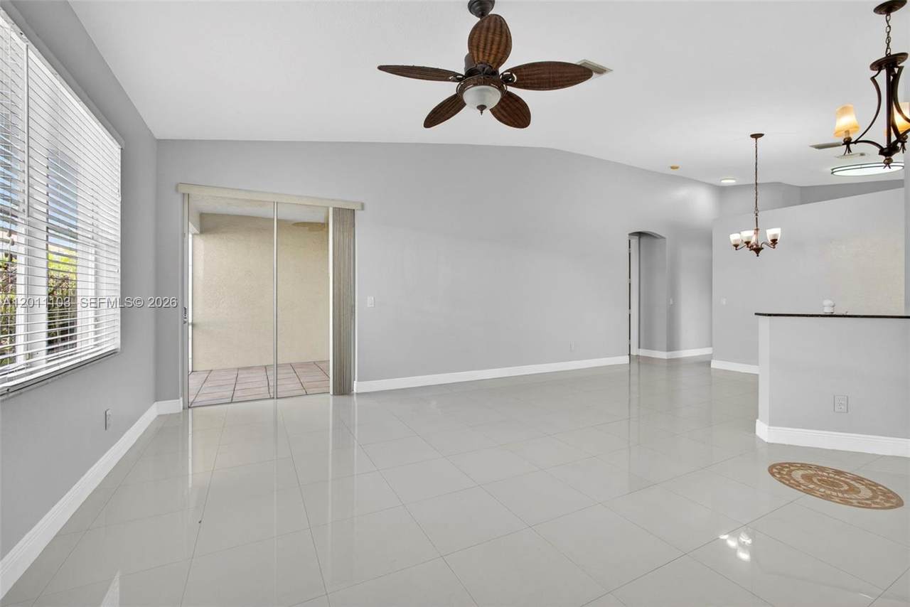 https://bt-photos.global.ssl.fastly.net/miami/1280_boomver_1_A12011103-2.jpg