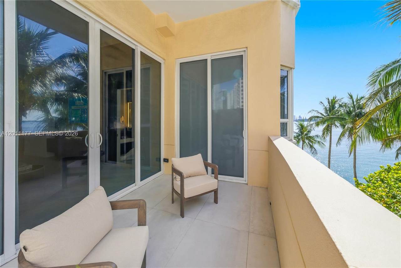 https://bt-photos.global.ssl.fastly.net/miami/1280_boomver_1_A12011177-2.jpg