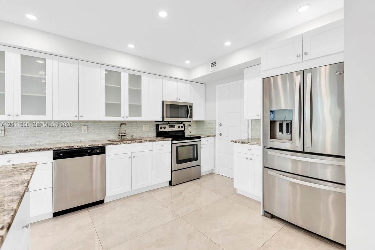300 Diplomat Pkwy - Photo 1