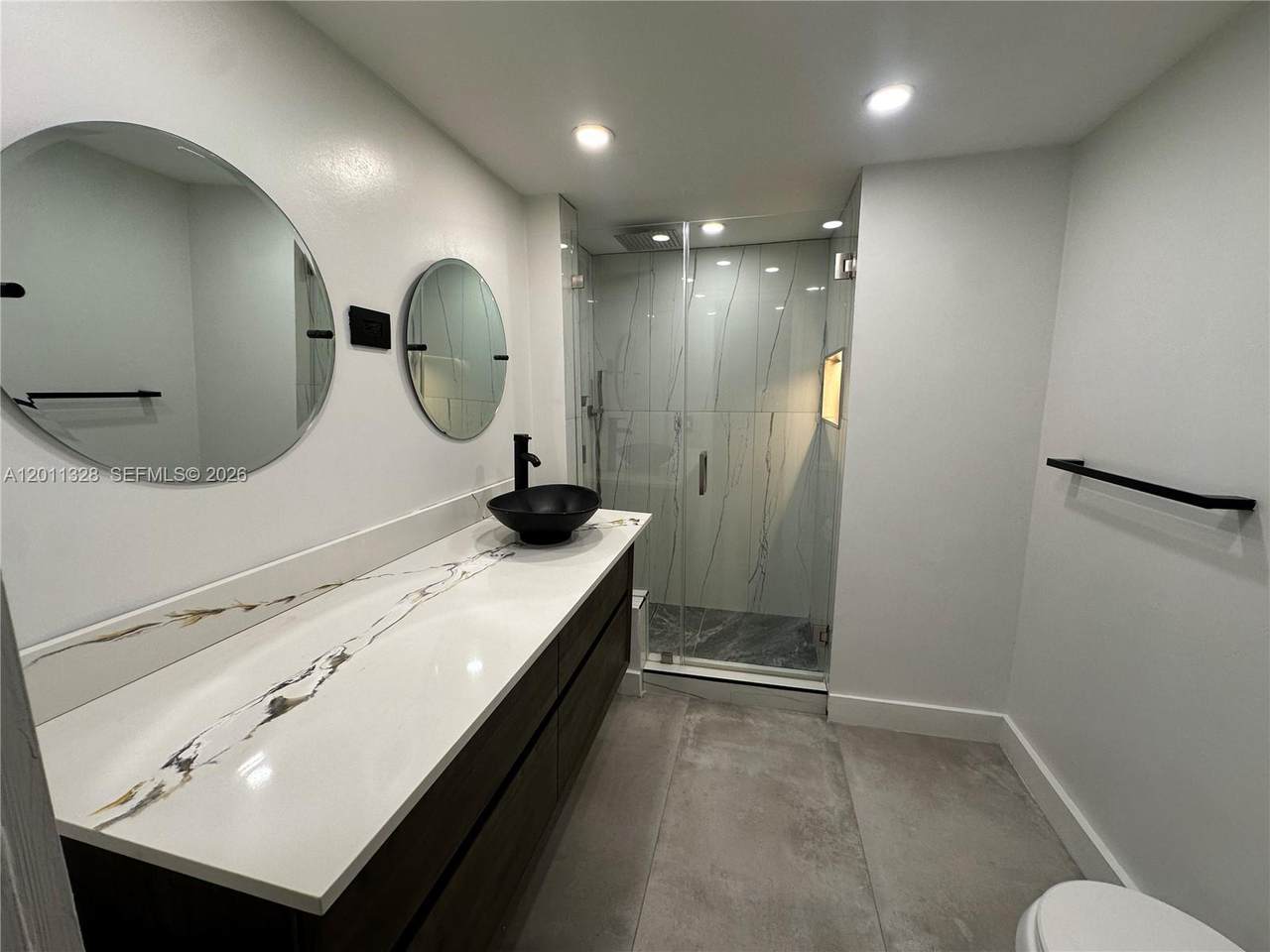 4215 University Dr - Photo 1