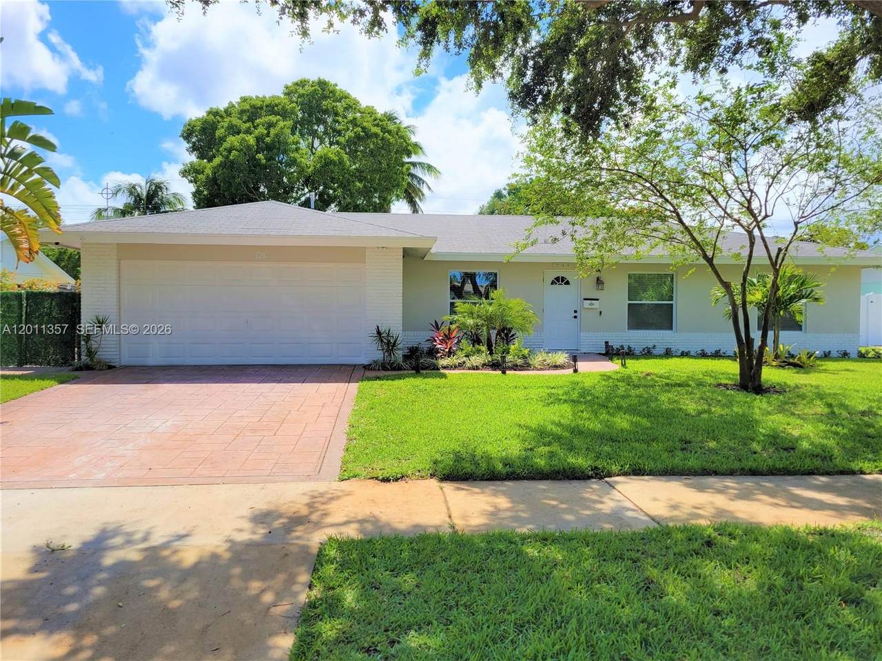 735 Tradewind Dr - Photo 1