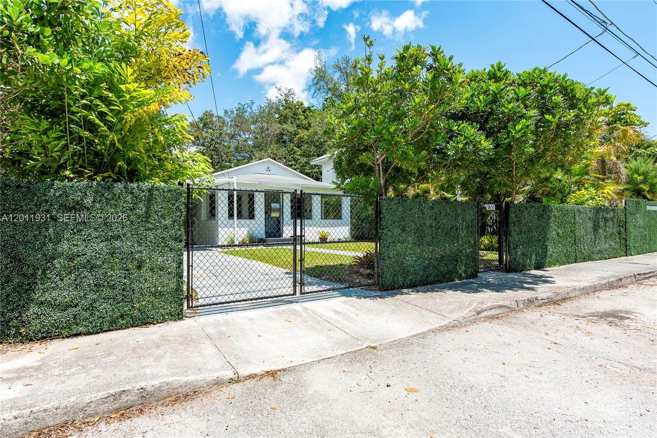 3655 Oak Ave - Photo 1