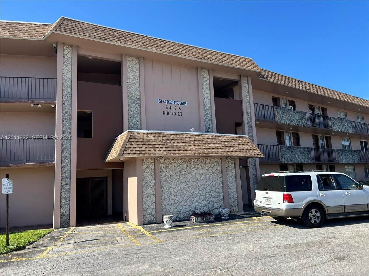 5435 10th Ct - Photo 1