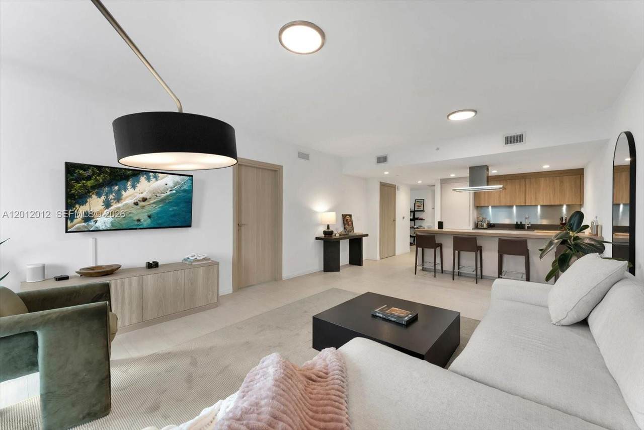 1000 Brickell Plz - Photo 1