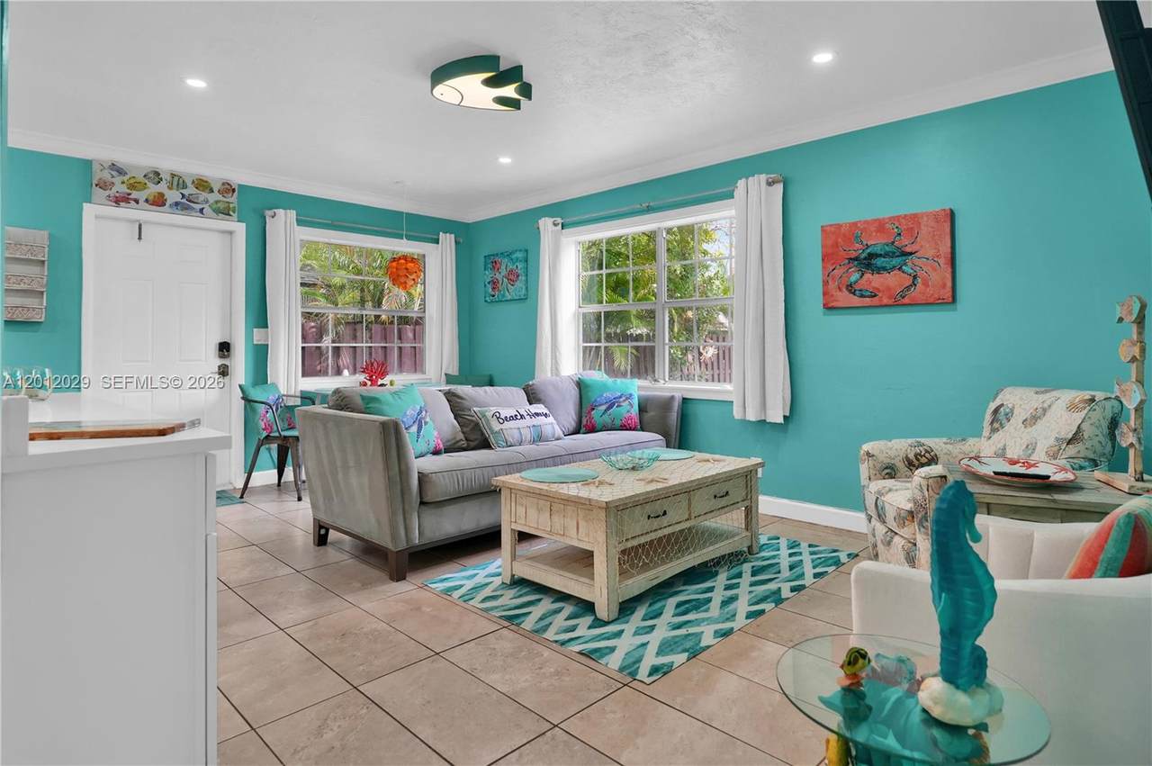 619 13th Ave - Photo 1