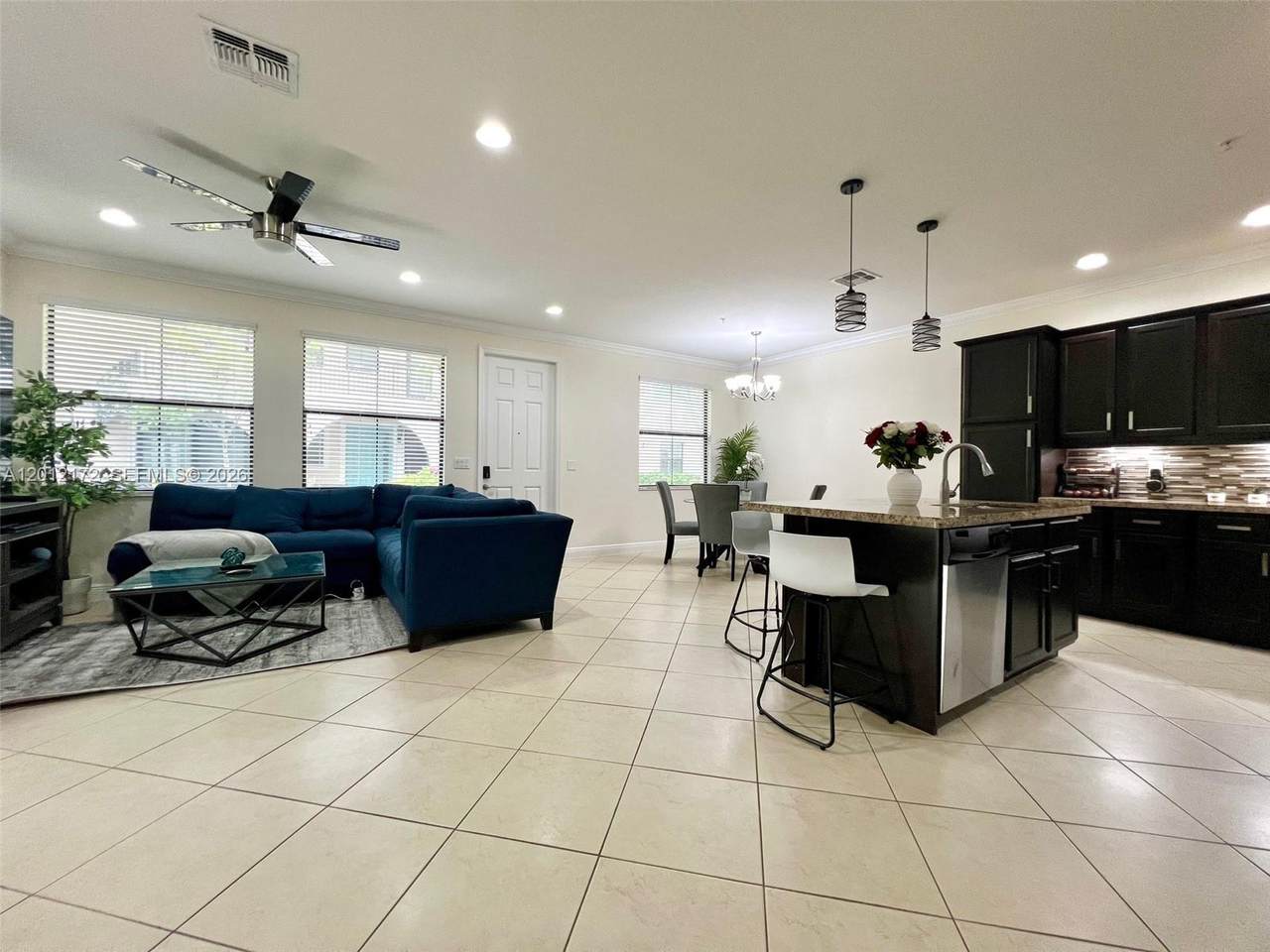 https://bt-photos.global.ssl.fastly.net/miami/1280_boomver_1_A12012172-2.jpg