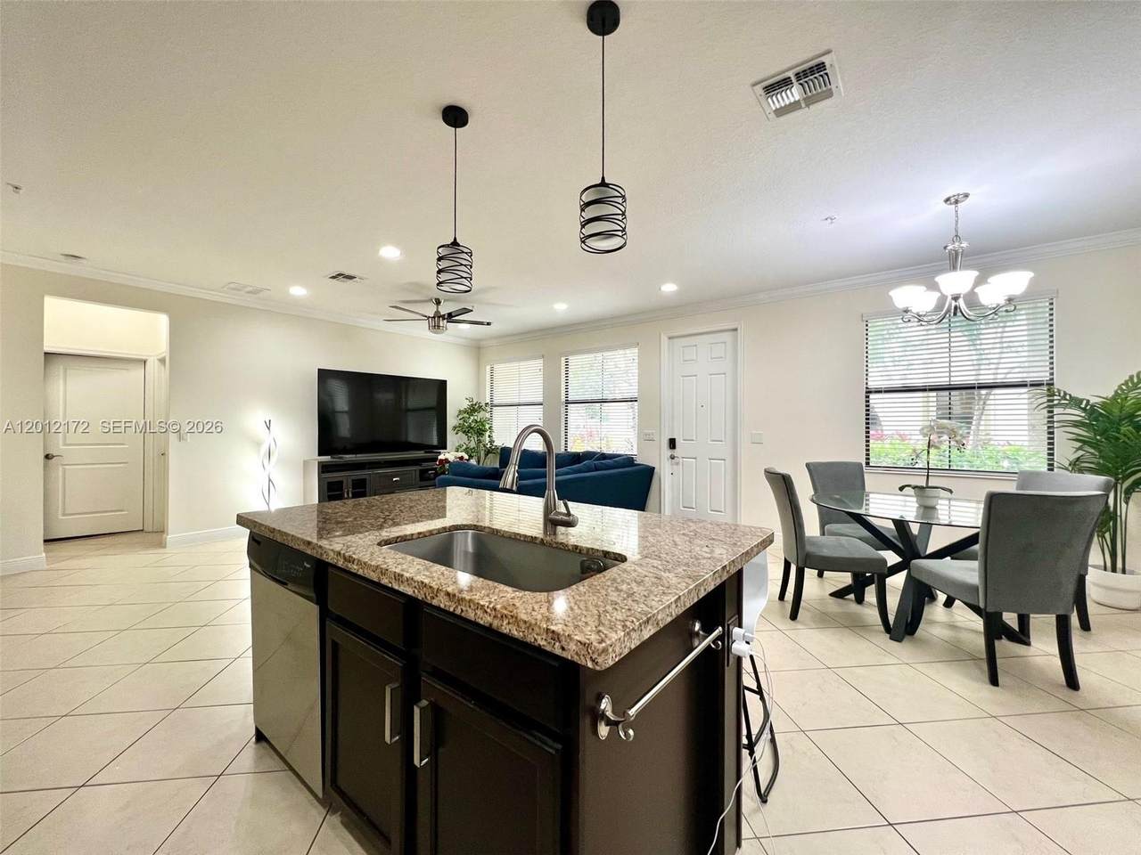 https://bt-photos.global.ssl.fastly.net/miami/1280_boomver_1_A12012172-2.jpg