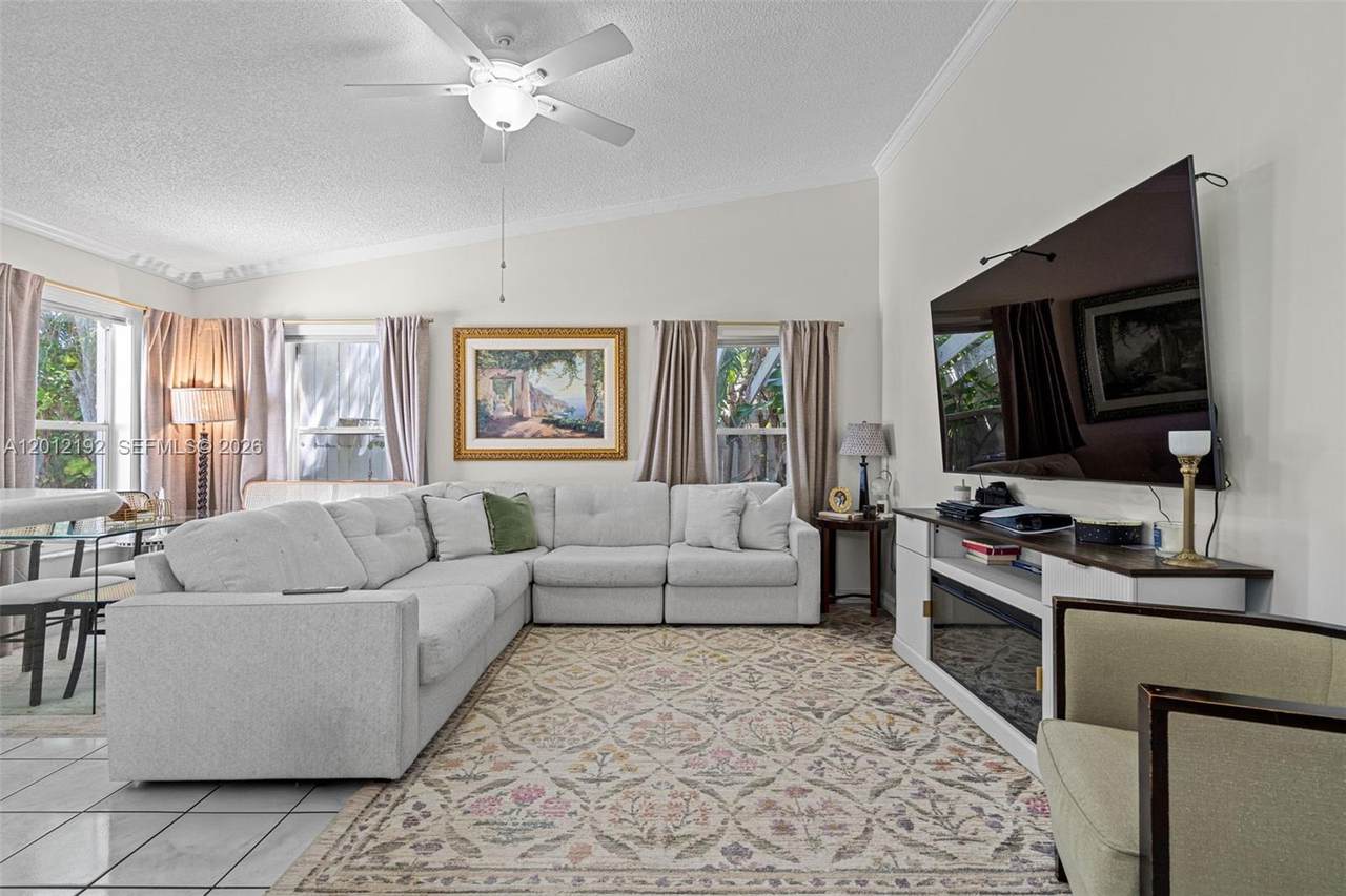 https://bt-photos.global.ssl.fastly.net/miami/1280_boomver_1_A12012192-2.jpg