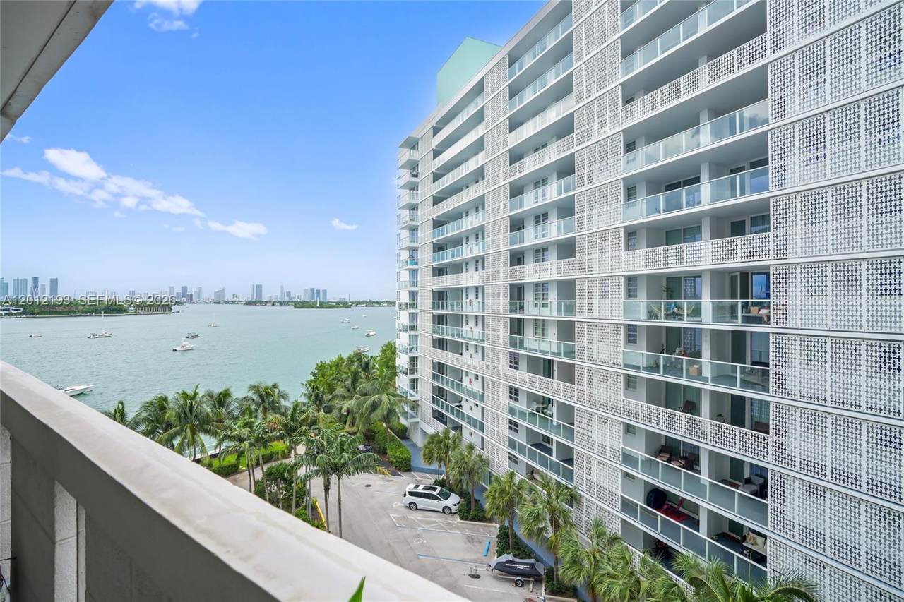 800 West Ave - Photo 1